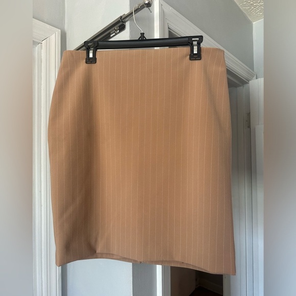 NWOT Express Editor High Waisted Pinstripe Pencil Skirt - Picture 6 of 9